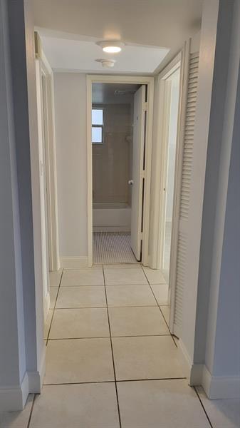 Building Photo - 313 Gardens Dr