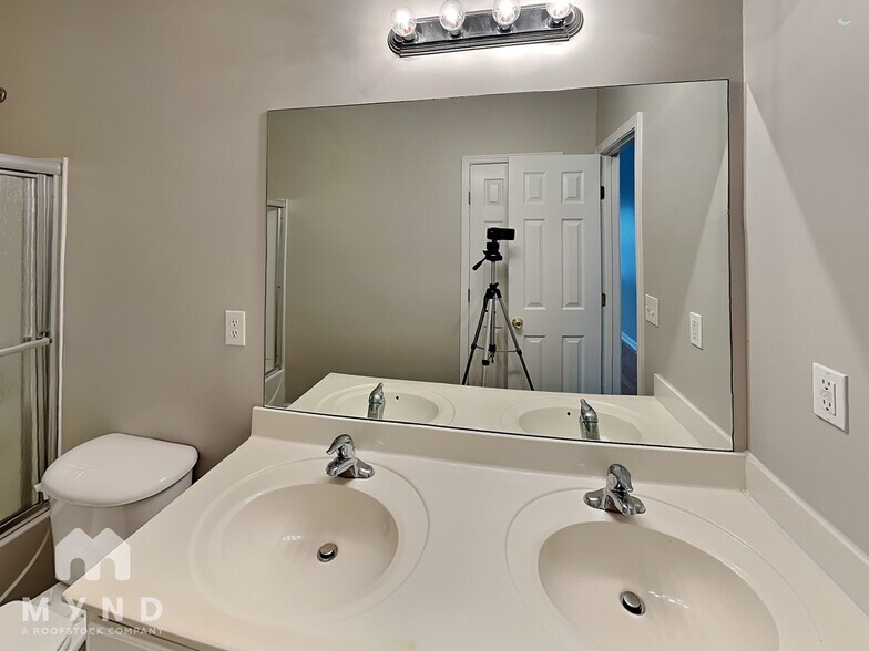Building Photo - 2090 Appaloosa Way