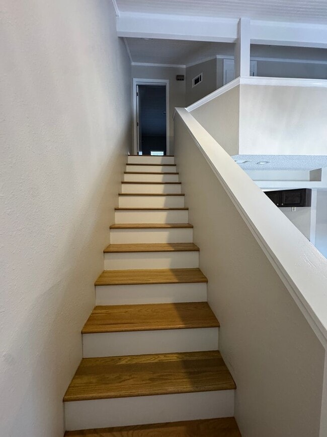 Building Photo - 2 bed / 2 bath Condo in the Center of Jone...