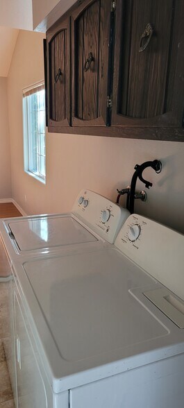 Laundry area - 12516 SE 352nd Ave