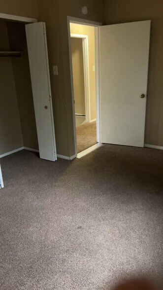 Building Photo - 803 Zollinger Rd