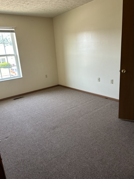 Building Photo - 100 Mineral Manor Way