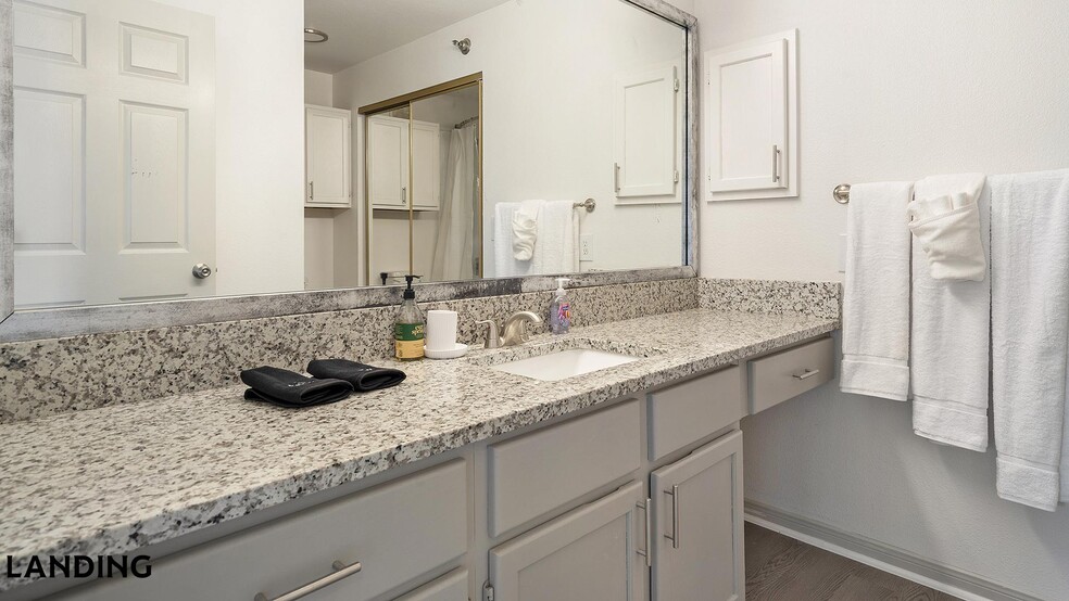 Building Photo - 19275 Stone Oak Pkwy