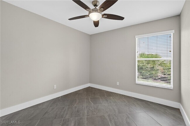 Building Photo - 2138 E Crown Pointe Blvd