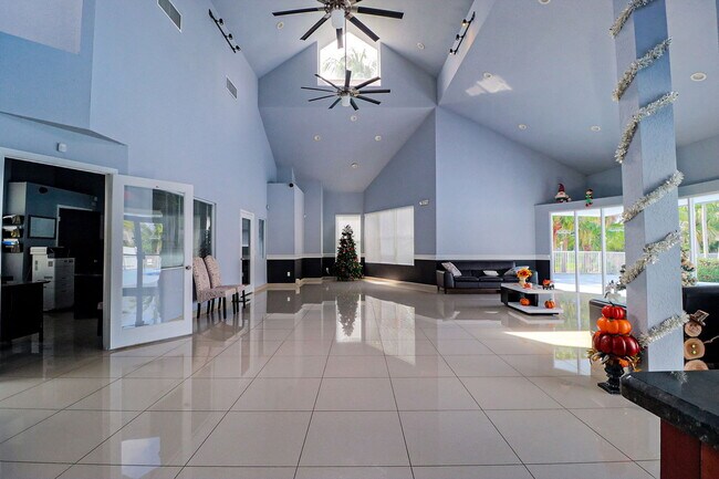 Building Photo - 3453 NW 44th St