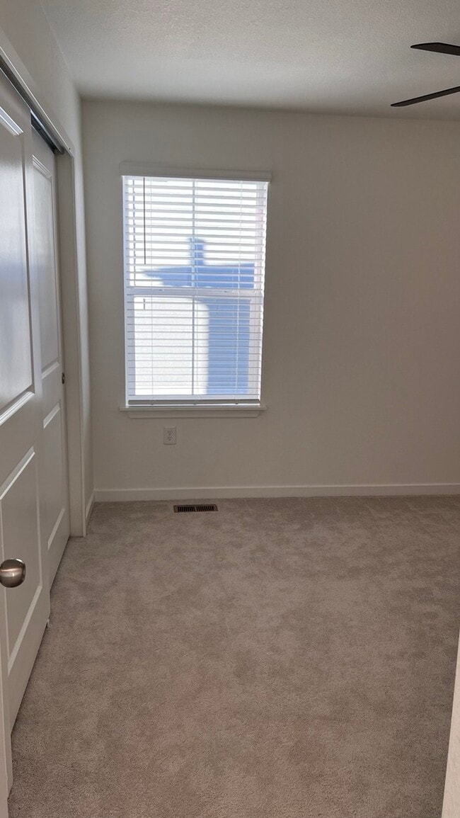 Building Photo - Charming 3 beds 2 baths in Commerce City!