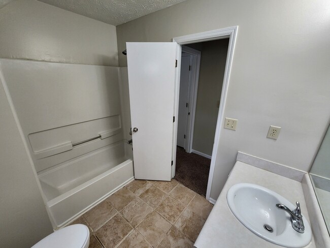Building Photo - 5324 Coventry Ct