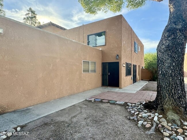 Building Photo - 6536 Calle La Paz