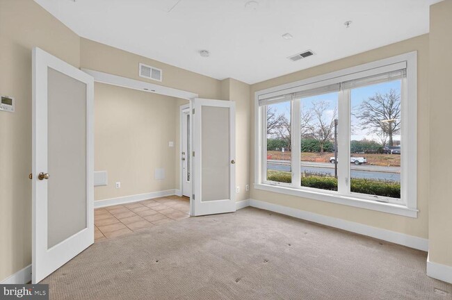 Building Photo - 10425 Fernwood Rd