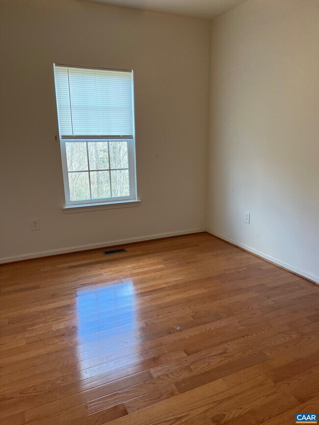Building Photo - 154 Holly Hill Dr