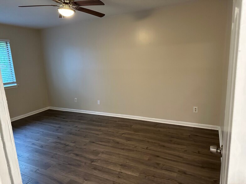 Building Photo - 3156 Heathstead Pl