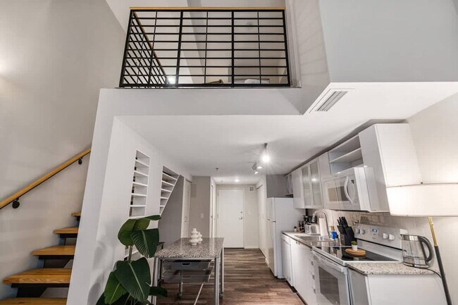 Building Photo - 309 Vine St