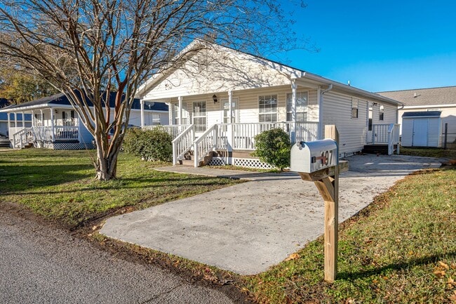 Building Photo - Cute Rental Home Downtown Biloxi