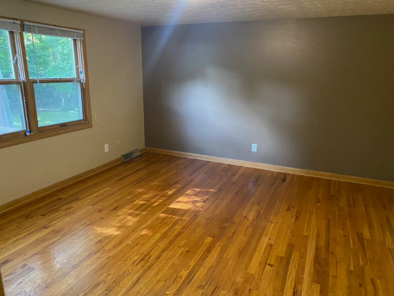 Building Photo - 4410 Timberdale Dr