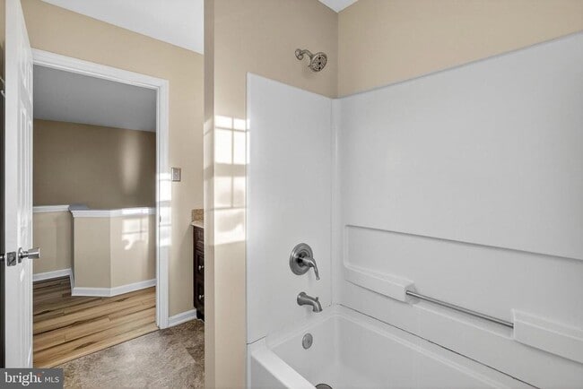 Building Photo - 51 Mecouch Dr