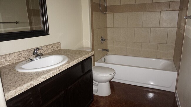 Building Photo - 4305 Cambridge Dr