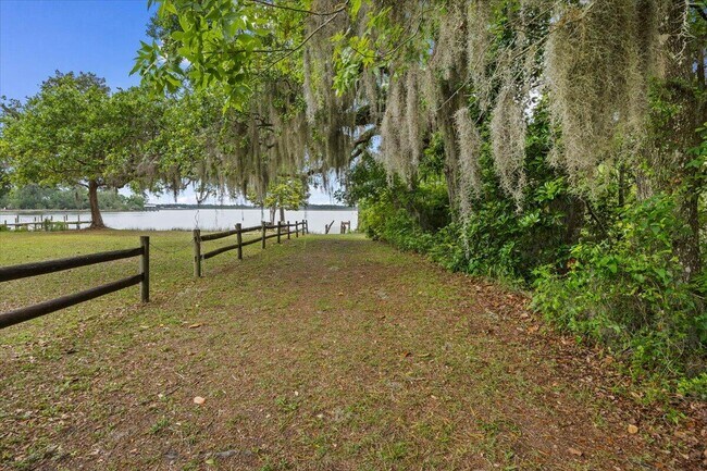 Building Photo - 3269 McMillan Creek Dr