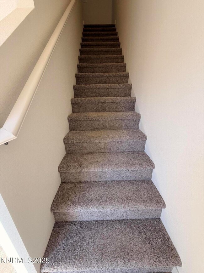 Building Photo - 891 Orchard Rock Dr