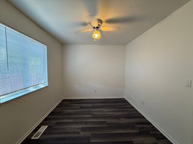 Building Photo - 6408 Aleut Ct