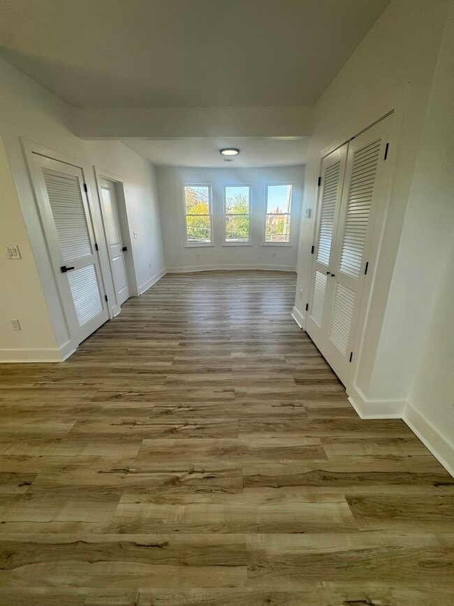 Building Photo - 263 Littleton Ave