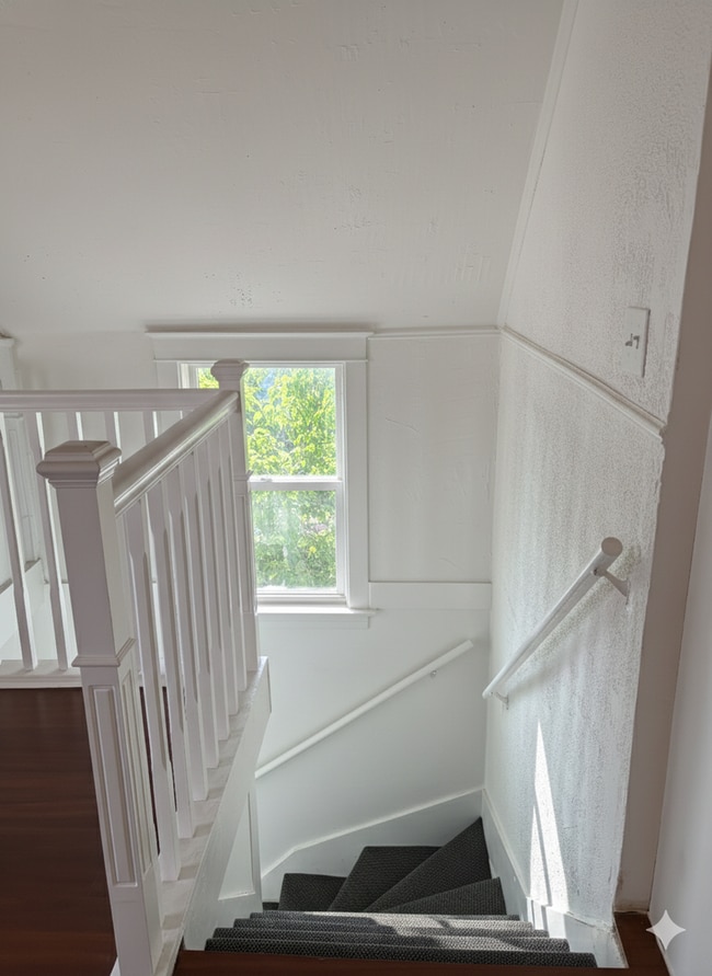 Building Photo - 7635 W Foster Ave