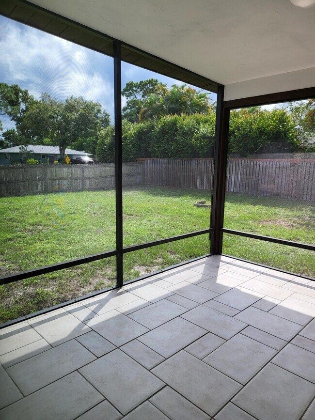 Building Photo - 6507 Green Dolphin St