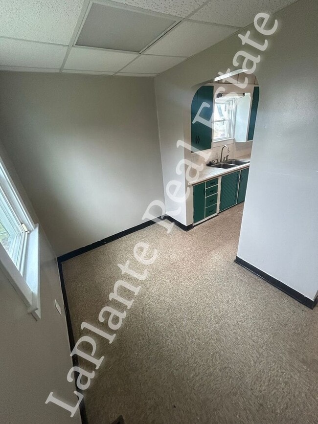 Building Photo - Cozy 3-Bedroom Home in West Toledo