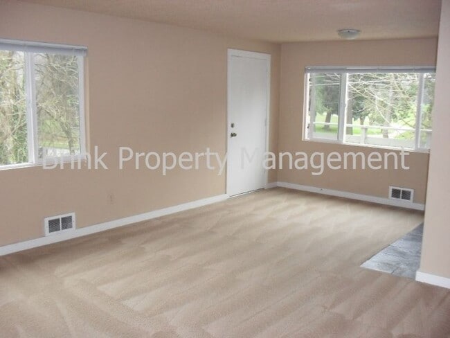 Building Photo - BO10-1