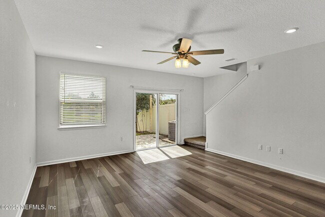 Building Photo - 92 Silver Fern Dr