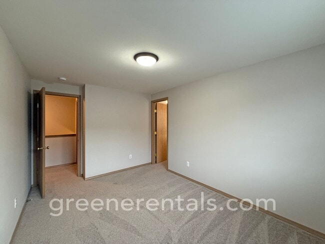 Building Photo - 3 Bed 2.5 Bath Townhouse in Lancaster off ...