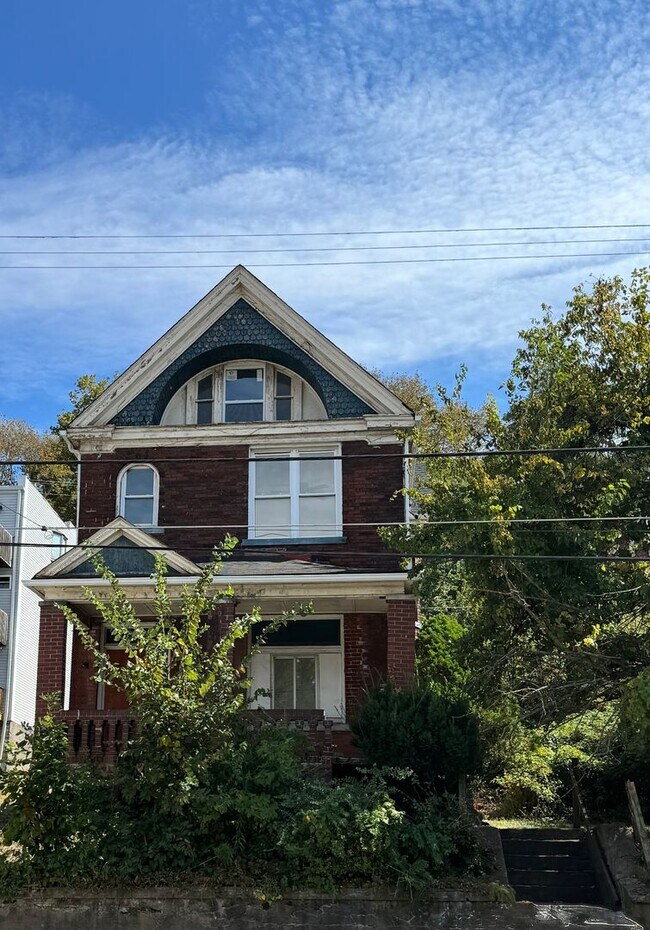 Primary Photo - 540 W 7th Ave