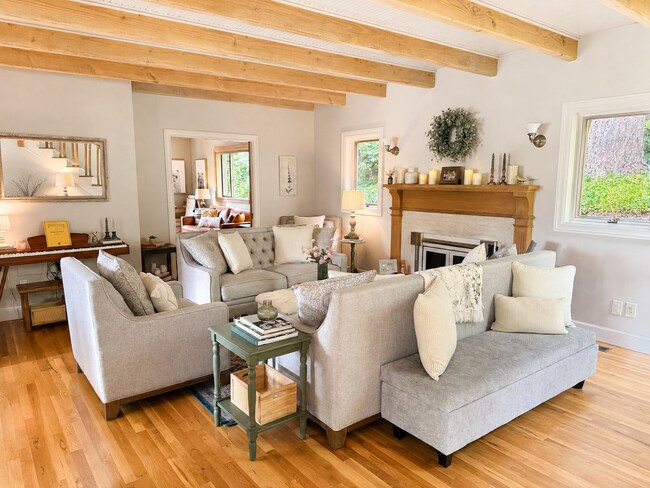 Building Photo - Elegant French Country Home with Lake Washington & Mount Rainier Views