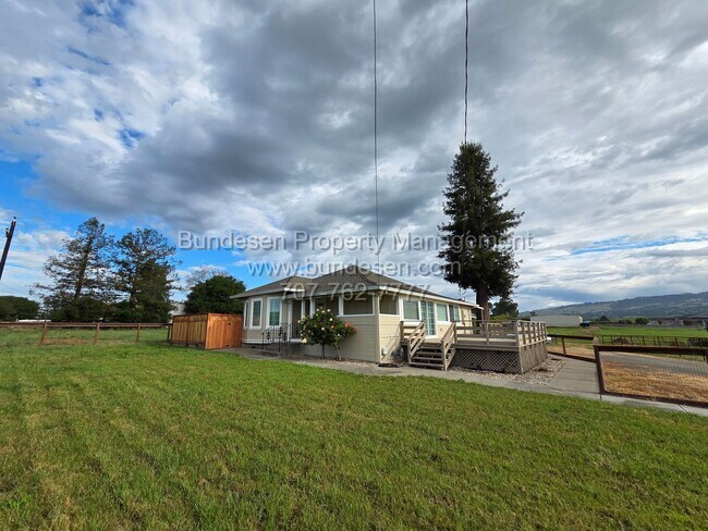 Building Photo - 811 Old Adobe Rd