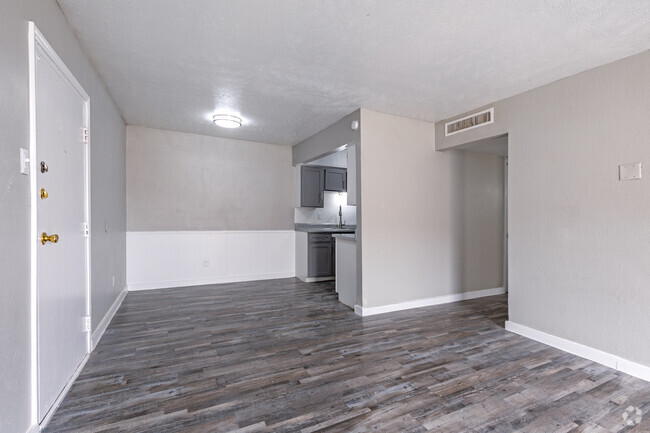 2BR, 1BA - 965SF (B2 1F) - Living Room - Vista Montana