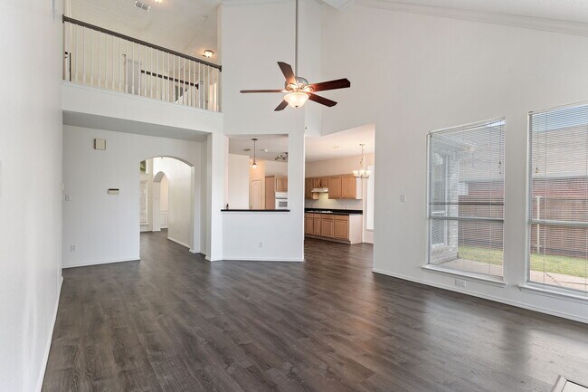 Building Photo - 2802 Briarbrook Ln