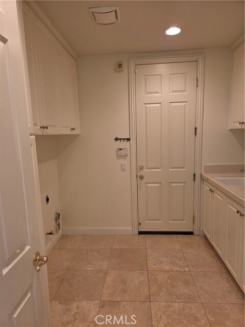 Building Photo - 17568 Cloverdale Way