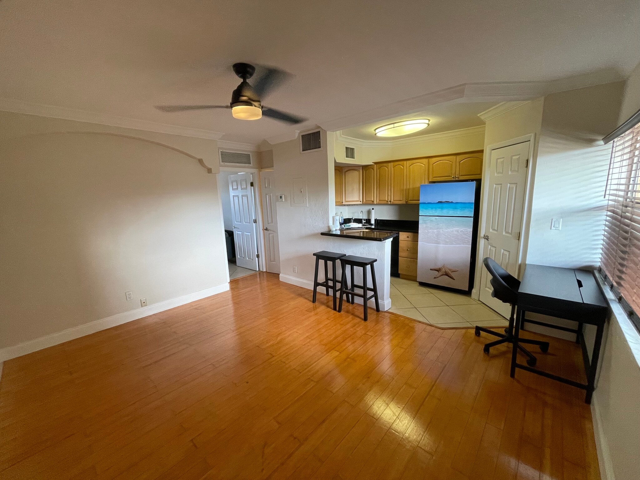 Building Photo - 744 NE 14th Ave