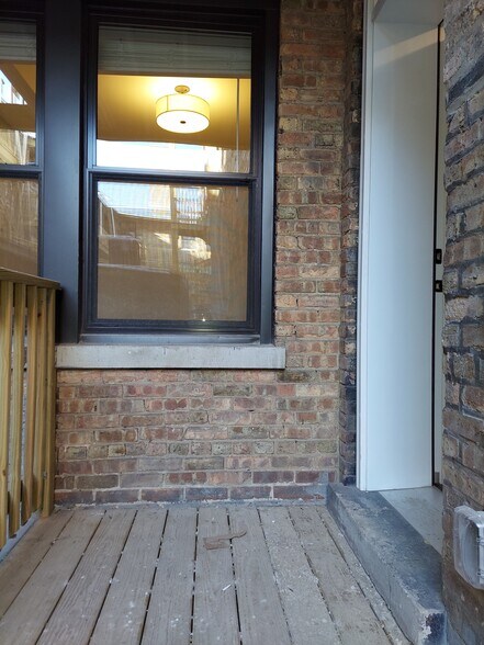 Building Photo - 4409 N Seeley Ave