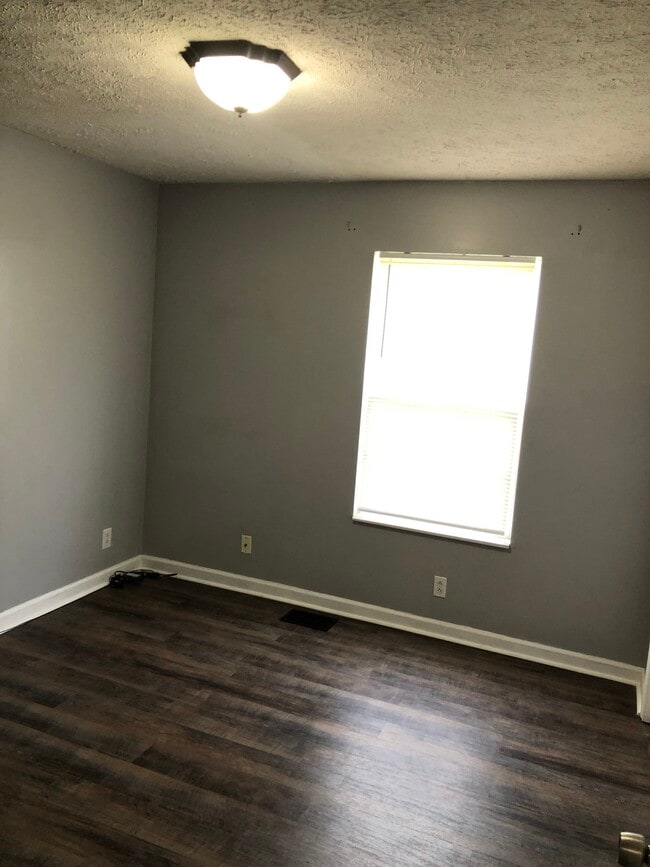 Building Photo - 3435 Sandpiper Dr