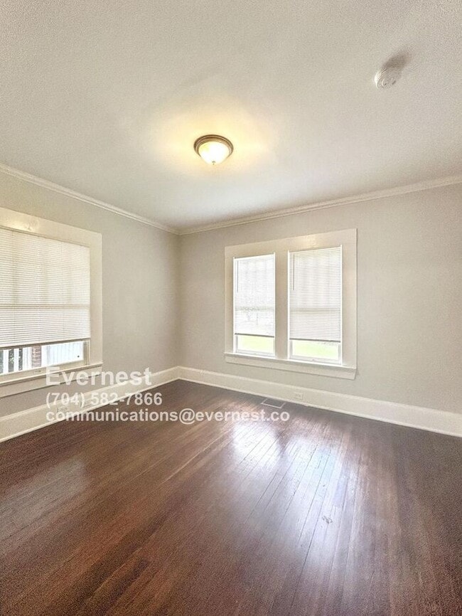 Building Photo - 203 S Elm St