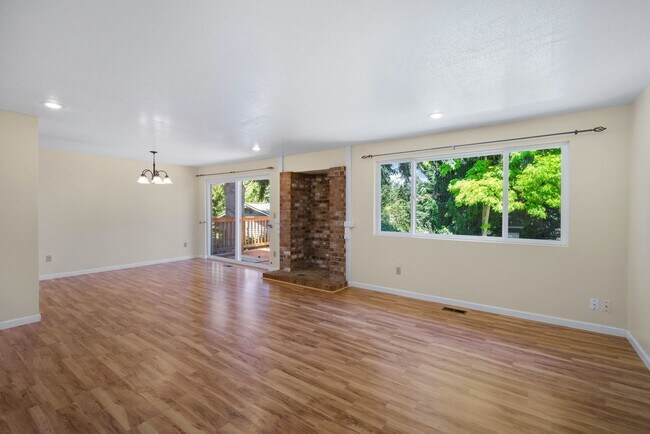Building Photo - 4bd/2.5ba Kirkland Home