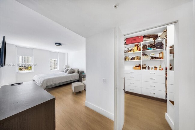 Building Photo - 701 Brickell Key Blvd