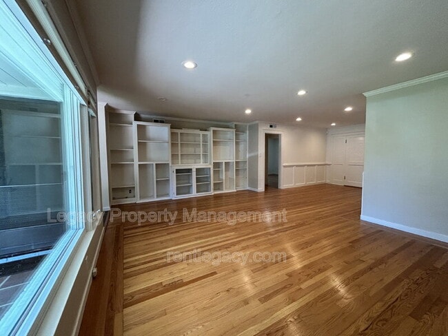 Building Photo - 1149 8th Ave
