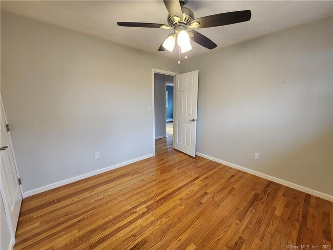 Building Photo - 24 Savi Ave