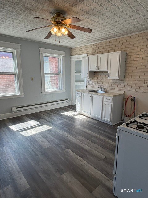 Building Photo - 728 Highland Ave