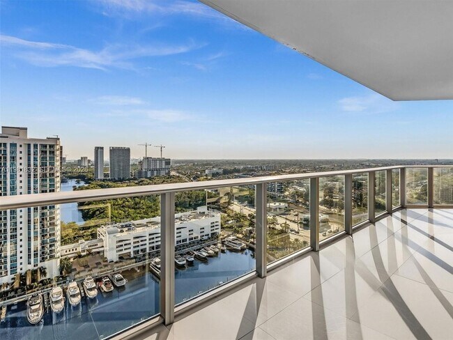 Building Photo - 17301 Biscayne Blvd