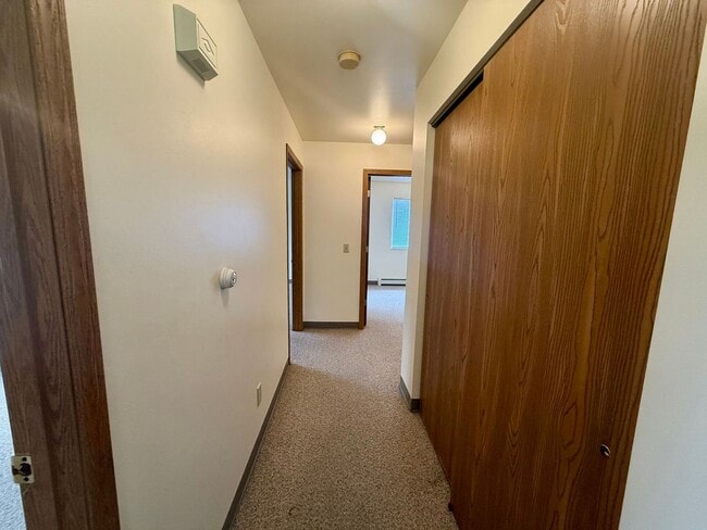 Building Photo - 3116 Wilson Ave