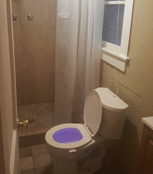 Building Photo - 1935 W Walnut St