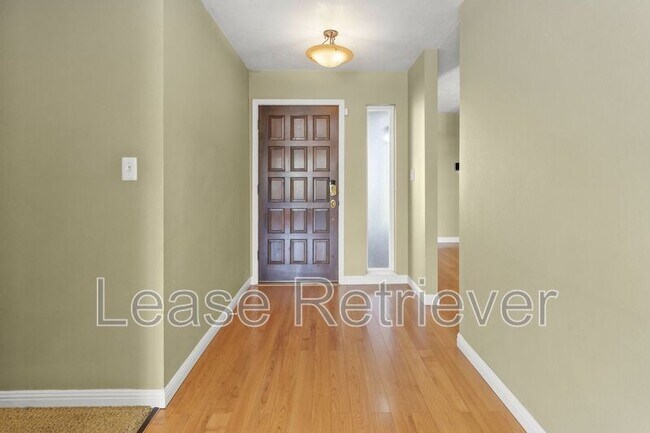 Building Photo - 1244 Royal Oaks Dr