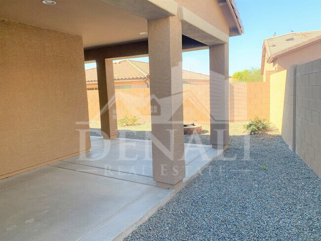 Building Photo - 334 N 79th Pl